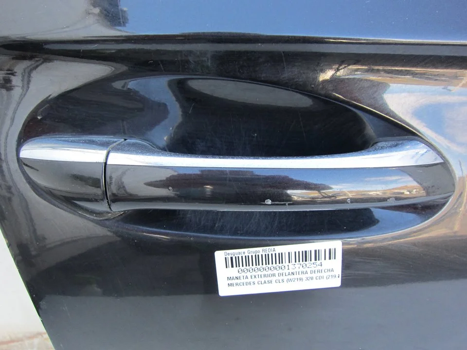 Foto de MANETA EXTERIOR DELANTERA DERECHA MERCEDES-BENZ CLS (BM 219) 3.0 CDI CAT (224 CV / 165 KW)