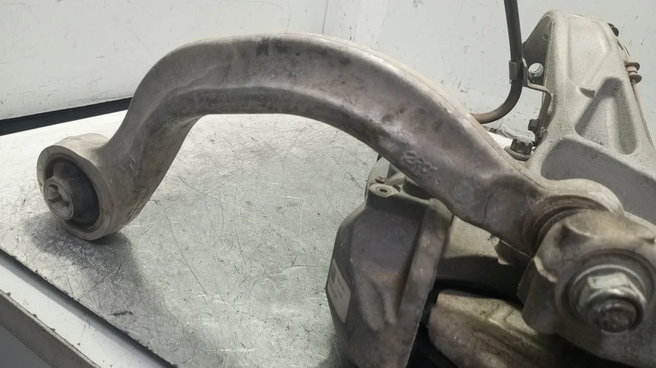 Foto de BRAZO SUSPENSION INFERIOR DELANTERO IZQUIERDO TESLA MODEL 3 eléctrico 258 kW (cont. 153 kW) (350 CV / 258 KW) referencia 1044354-00-A