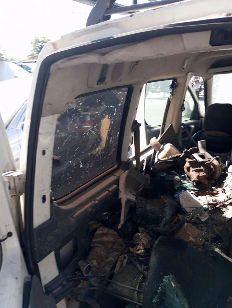 Foto de GOMAS CONTORNO PUERTA CITROEN BERLINGO 1.9 Diesel (69 CV / 51 KW)