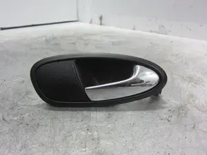 Foto de MANETA INTERIOR DELANTERA DERECHA SEAT LEON (1P1) 1.9 TDI (105 CV / 77 KW) referencia 5P0837114