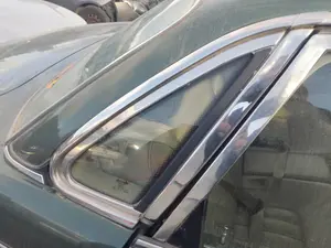 Foto de LUNA CUSTODIA TRASERA DERECHA JAGUAR XJ 4.0 CAT (222 CV / 163 KW)