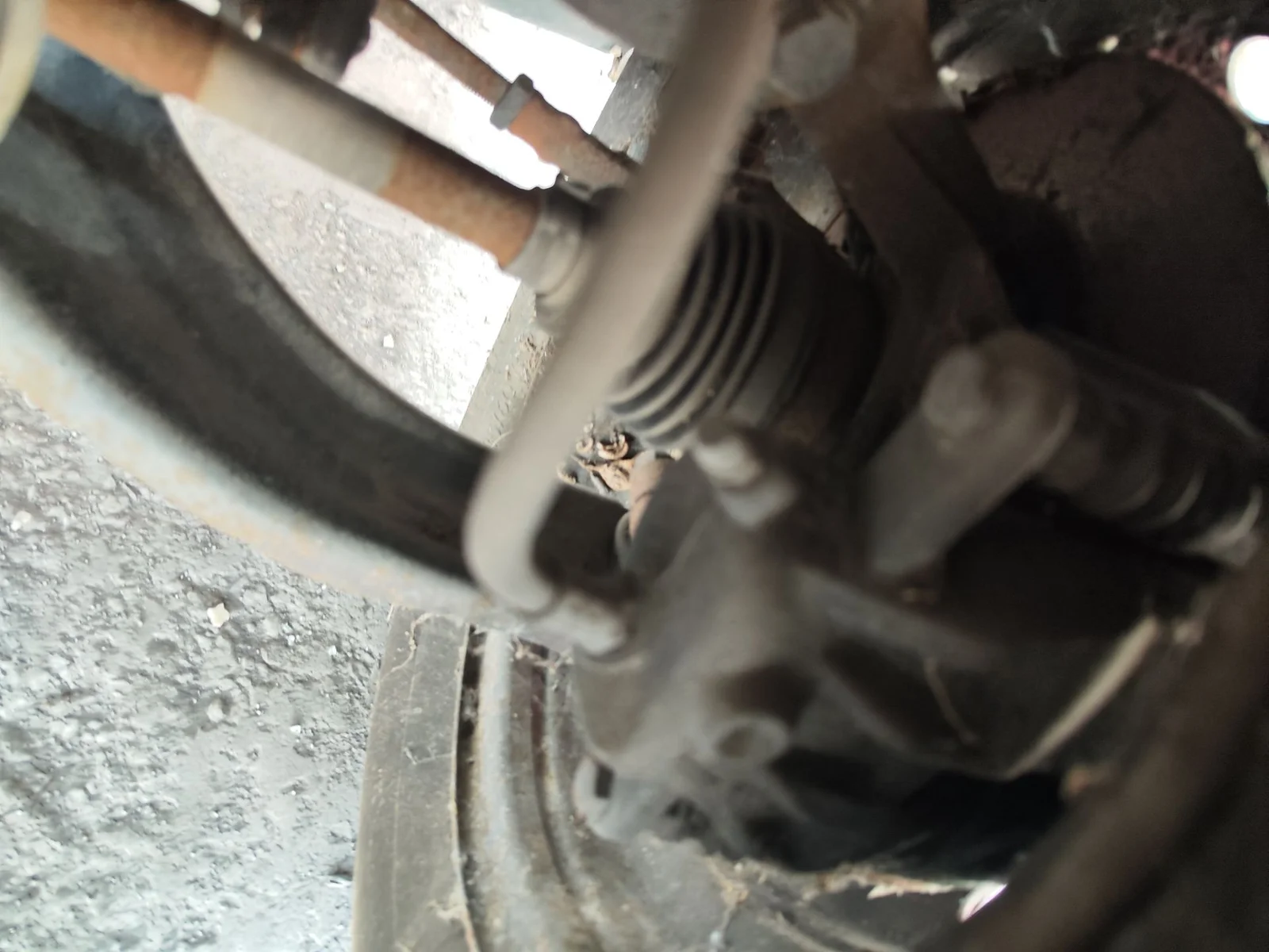 Foto de PINZA DE FRENO DELANTERA IZQUIERDA RENAULT CLIO III 1.2 16V (75 CV / 55 KW)