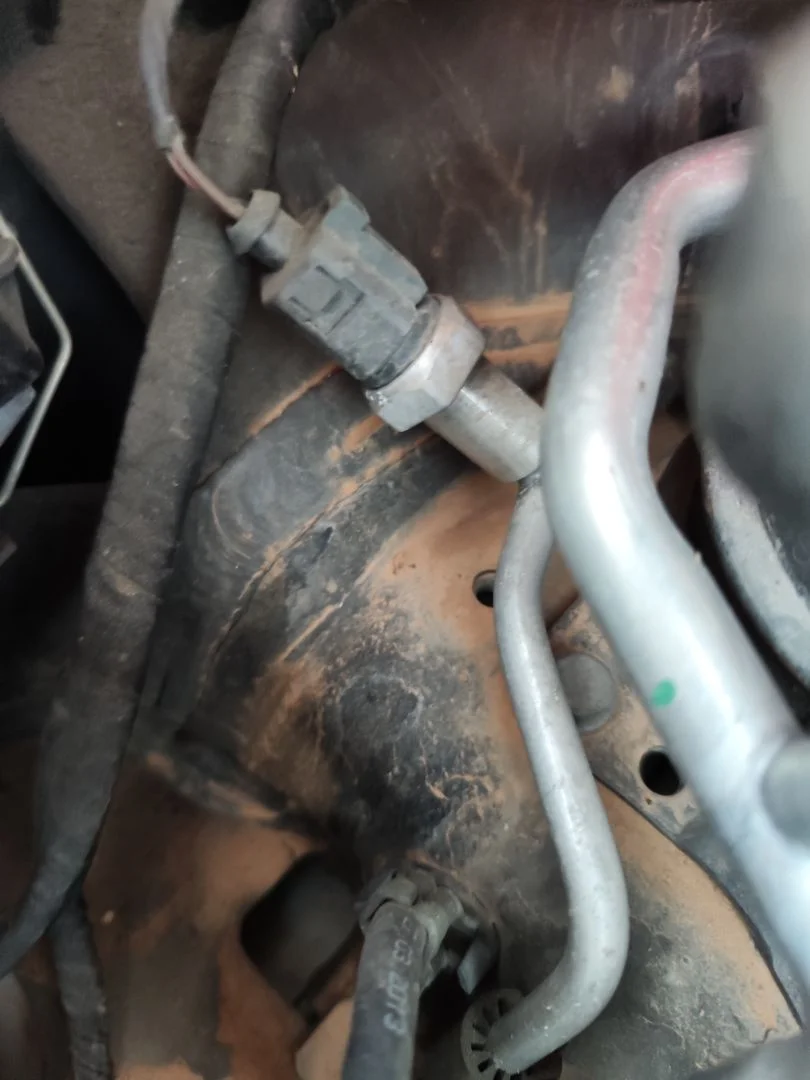 Foto de VALVULA AIRE ADICIONAL VOLKSWAGEN POLO V (6R1) 1.2 (60 CV / 44 KW)