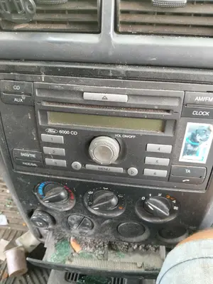 Foto de SISTEMA AUDIO / RADIO CD FORD TRANSIT CONNECT (TC7) 1.8 TDCi CAT (110 CV / 81 KW)