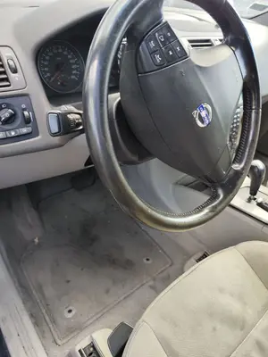 Foto de VOLANTE VOLVO V50 FAMILIAR 2.0 Diesel CAT (136 CV / 100 KW) referencia 8687459 foto 2