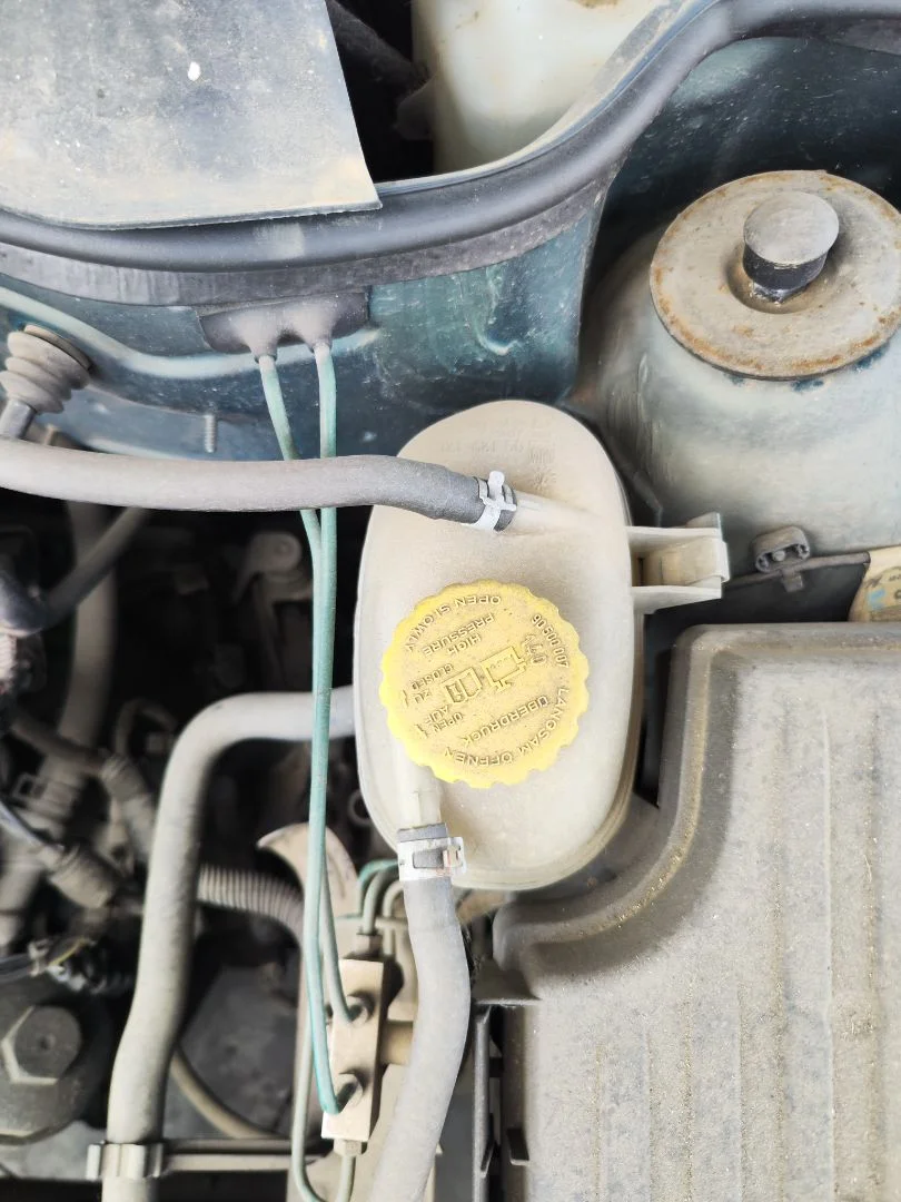 Foto de DEPOSITO EXPANSION OPEL CORSA C 1.2 16V CAT (Z 12 XE / LW4) (75 CV / 55 KW) referencia 9129170