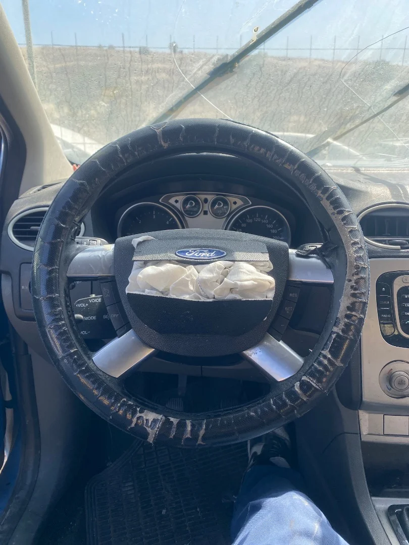 Foto de VOLANTE FORD FOCUS BERLINA (CB4) 1.6 TDCi CAT (109 CV / 80 KW) referencia 1500634