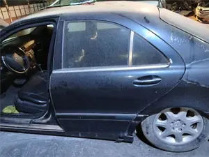 Foto de PUERTA TRASERA IZQUIERDA MERCEDES-BENZ CLASE S (BM 220) BERLINA