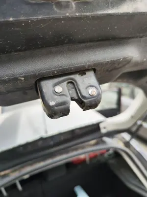 Foto de CERRADURA MALETERO / PORTON RENAULT MEGANE III BERLINA 5P 1.5 dCi Diesel FAP (110 CV / 81 KW) referencia 905039428R
