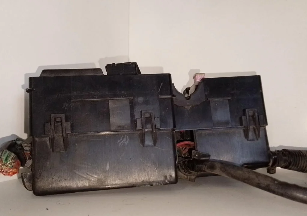 Foto de CAJA RELES / FUSIBLES FORD FOCUS C-MAX (CAP)(2003) referencia 3M5T14A067BB