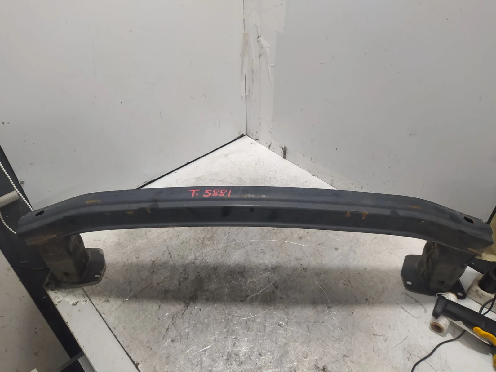 Foto de REFUERZO PARAGOLPES DELANTERO SEAT IBIZA BERLINA (6J5) 1.4 TDI (80 CV / 59 KW)