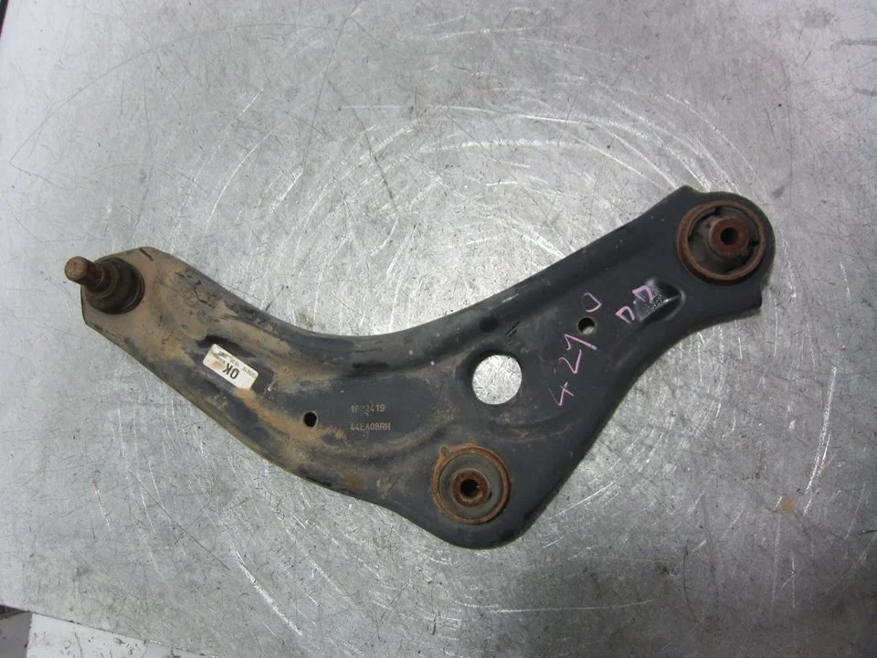 Foto de BRAZO SUSPENSION INFERIOR DELANTERO DERECHO RENAULT KADJAR 1.3 TCE (159 CV / 117 KW) referencia 44EA0BRH