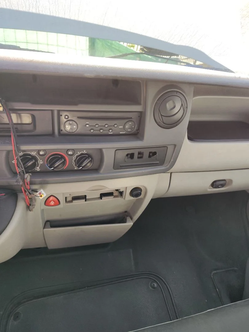 Foto de CONSOLA CENTRAL NISSAN INTERSTAR (X70) 2.5 dCi Diesel CAT (114 CV / 84 KW)