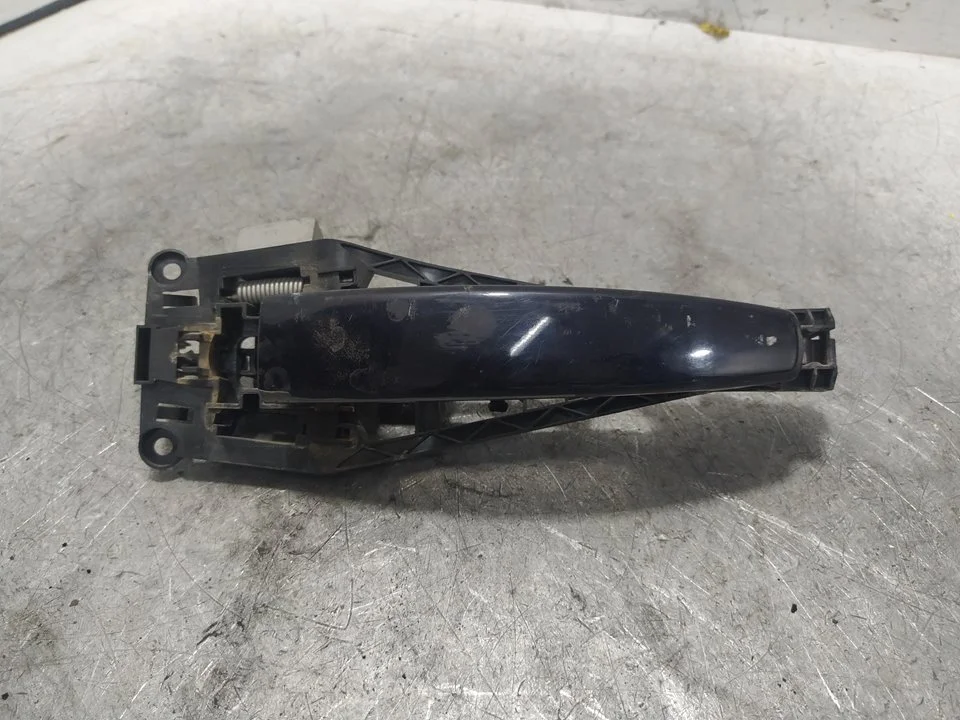 Foto de MANETA EXTERIOR DELANTERA DERECHA OPEL VECTRA C BERLINA 2.0 DTI (101 CV / 74 KW) referencia 24463524
