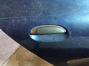 Foto de MANETA EXTERIOR TRASERA DERECHA RENAULT CLIO II FASE I (B/CB0) 1.4 16V (98 CV / 72 KW)