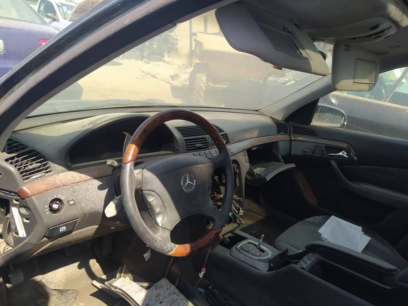 Foto de LUZ INTERIOR MERCEDES-BENZ CLASE S (BM 220) BERLINA 5.0 V8 24V CAT (306 CV / 225 KW) referencia A2158200101 FKZ