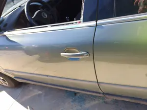 Foto de CERRADURA PUERTA DELANTERA IZQUIERDA VOLKSWAGEN PASSAT BERLINA (3B3) 1.9 TDI (131 CV / 96 KW)