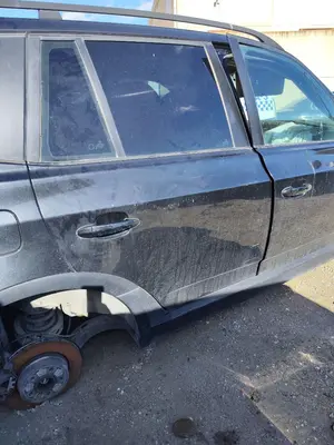 Foto de PUERTA TRASERA DERECHA BMW SERIE X3 (E83) 2.0 16V Diesel CAT (150 CV / 110 KW)