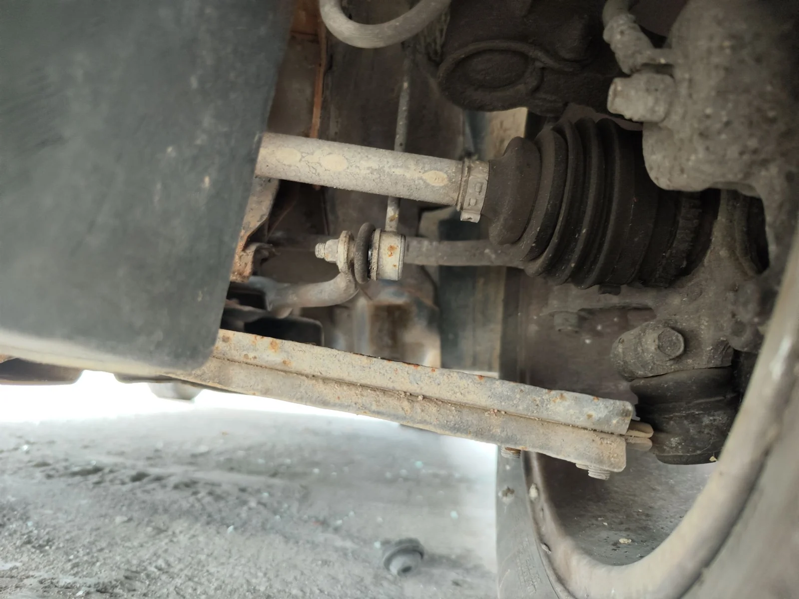 Foto de BRAZO SUSPENSION DELANTERO IZQUIERDO CHEVROLET LACETTI 1.6 CAT (109 CV / 80 KW)