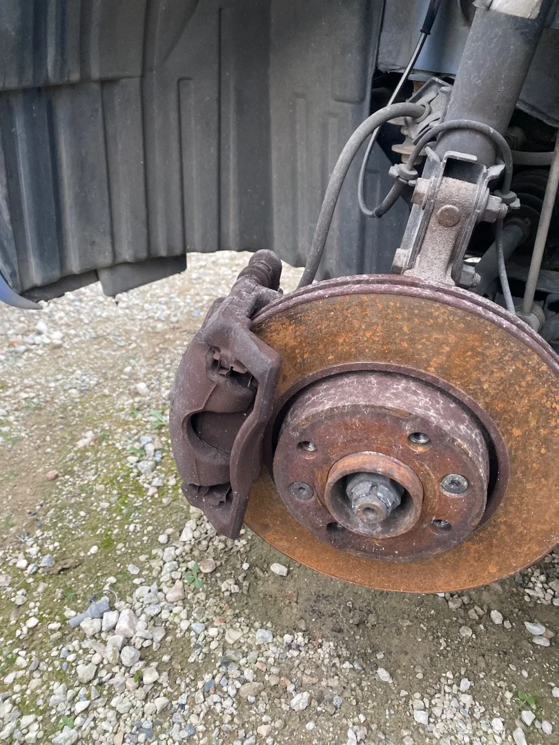 Foto de PINZA DE FRENO DELANTERA IZQUIERDA NISSAN MICRA (K12E) 1.2 CAT (65 CV / 48 KW)
