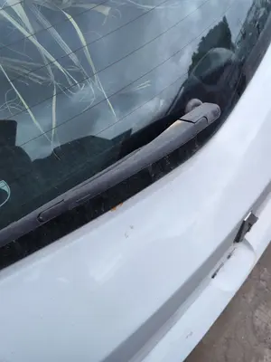 Foto de BRAZO LIMPIA TRASERO RENAULT CLIO III 1.5 dCi Diesel FAP (75 CV / 55 KW)