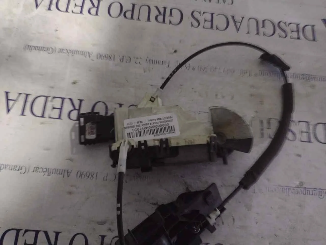 Foto de CERRADURA PUERTA DELANTERA IZQUIERDA PEUGEOT 3008 1.6 HDi FAP CAT (9HZ / DV6TED4) (109 CV / 80 KW) referencia 833318