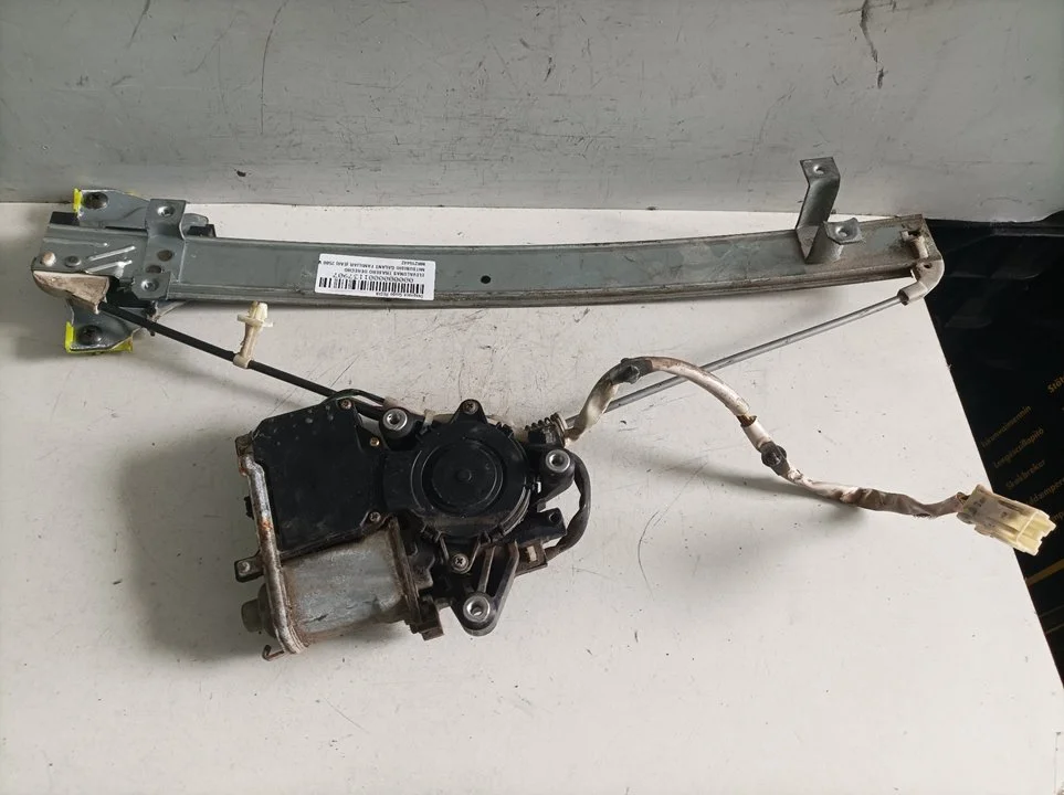 Foto de ELEVALUNAS TRASERO DERECHO MITSUBISHI GALANT FAMILIAR (EA0) 2.5 V6 24V CAT (163 CV / 120 KW) referencia MR215442