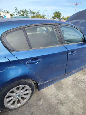 Foto de PUERTA TRASERA DERECHA BMW SERIE 1 BERLINA (E81/E87) 2.0 16V Diesel CAT (122 CV / 90 KW) referencia 41527191018 foto 2