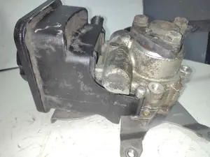 Foto de BOMBA DIRECCION BMW SERIE 3 BERLINA (E46) 2.0 16V Diesel CAT (150 CV / 110 KW) referencia 6756575 foto 4