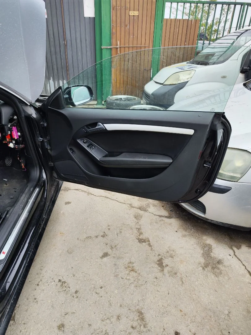 Foto de GUARNECIDO PUERTA DELANTERA DERECHA AUDI A5 COUPE (8T) 2.0 16V TDI (170 CV / 125 KW)