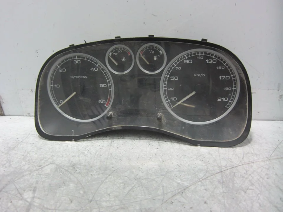 Foto de CUADRO INSTRUMENTOS PEUGEOT 307 BREAK / SW (S1)(04.2002) 2.0 HDi CAT (90 CV / 66 KW) referencia 9636708880