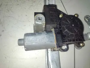 Foto de ELEVALUNAS TRASERO DERECHO FORD MONDEO TURNIER (GE) 2.0 TDCi CAT (131 CV / 96 KW) referencia 0130821772 foto 2