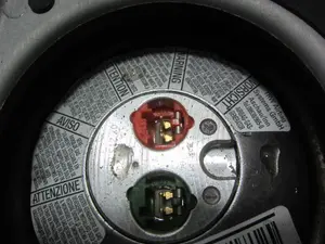 Foto de AIRBAG DELANTERO IZQUIERDO AUDI A6 BERLINA (4F2) 2.0 TDI (140 CV / 103 KW) referencia 4F0880201 foto 2