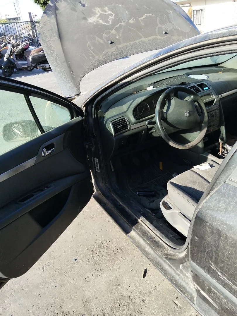 Foto de GOMAS CONTORNO PUERTA PEUGEOT 407 1.6 HDi FAP CAT (9HZ / DV6TED4) (109 CV / 80 KW)