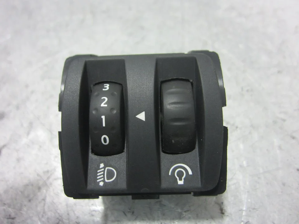 Foto de MANDO MULTIFUNCION RENAULT CAPTUR I 1.5 dCi Diesel FAP Energy (90 CV / 66 KW) referencia 251900567R