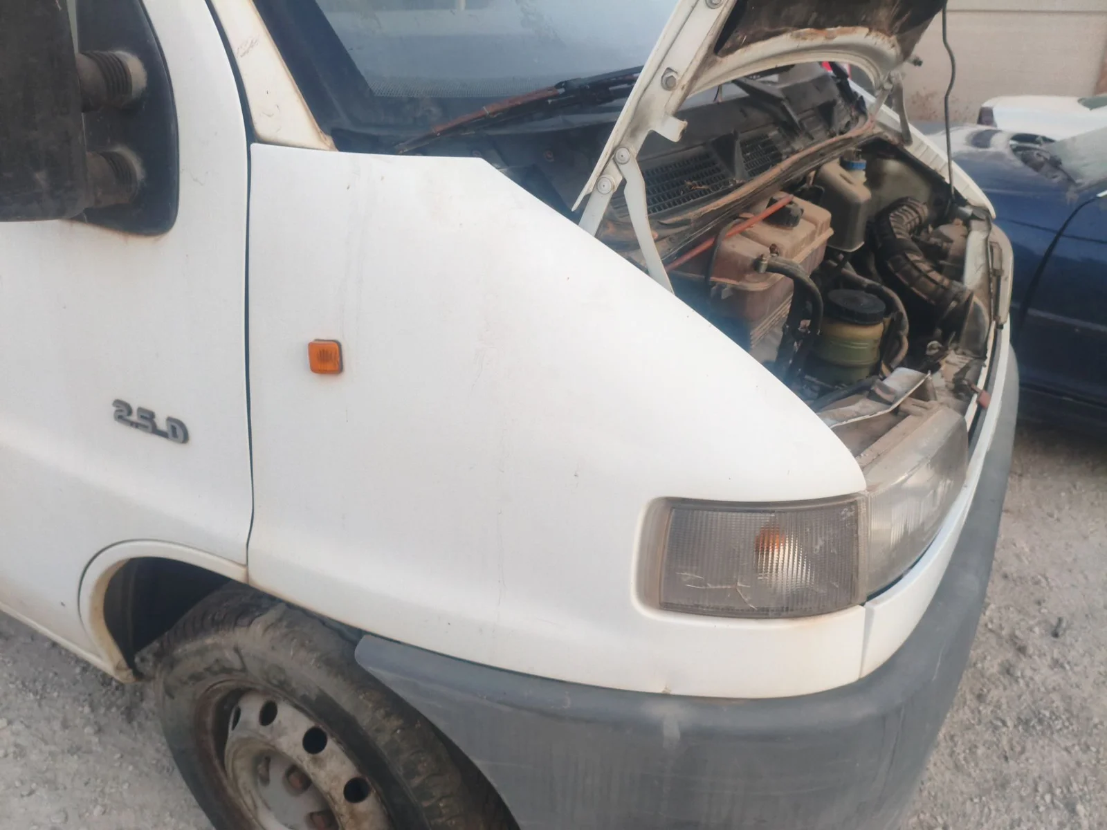 Foto de ALETA DELANTERA DERECHA CITROEN JUMPER FURGÓN 2.5 Diesel (86 CV / 63 KW) referencia 7841E8