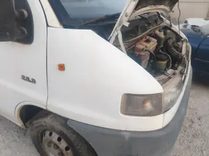 Foto de ALETA DELANTERA DERECHA CITROEN JUMPER FURGÓN 2.5 Diesel (86 CV / 63 KW) referencia 7841E8