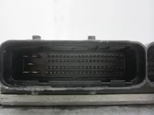 Foto de CENTRALITA MOTOR UCE CHRYSLER VOYAGER (RG) 2.5 CRD CAT (143 CV / 105 KW) referencia P04727664AD foto 4
