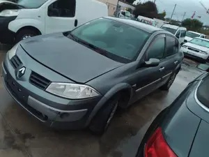 Foto de FARO IZQUIERDO RENAULT MEGANE II BERLINA 5P 1.4 16V (98 CV / 72 KW) referencia 260603054R