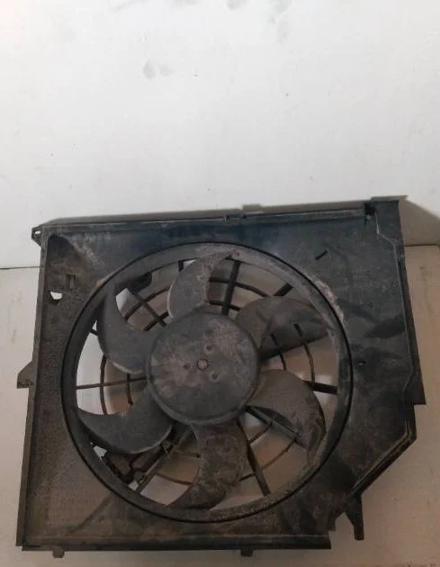 Foto de ELECTROVENTILADOR BMW SERIE 3 BERLINA (E46) 1.9 CAT (118 CV / 87 KW) referencia 0130303827