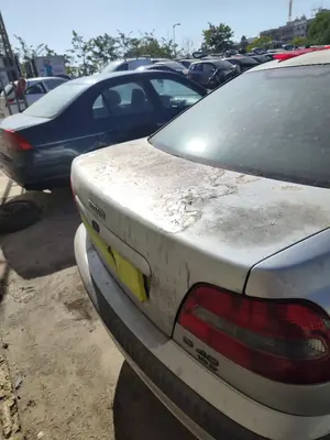 Foto de PORTON TRASERO VOLVO S40 BERLINA 1.9 Diesel CAT (116 CV / 85 KW) referencia 30844411 foto 3
