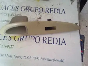 Foto de MANDO ELEVALUNAS DELANTERO IZQUIERDO PEUGEOT 106 (S1)(08.1991) 1.1  (60 CV / 44 KW) referencia 6552Z0