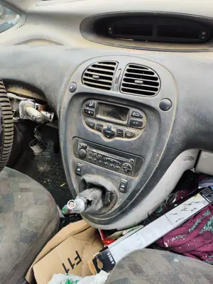 Foto de CONSOLA CENTRAL CITROEN XSARA PICASSO 2.0 HDi CAT (RHY / DW10TD) (90 CV / 66 KW)