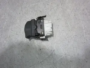 Foto de MANDO ELEVALUNAS DELANTERO DERECHO RENAULT CLIO II FASE II (B/CB0) 1.5 dCi Diesel (68 CV / 50 KW) referencia 26488 foto 2