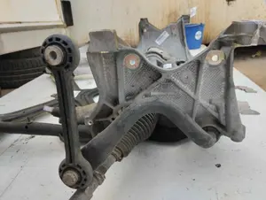 Foto de SOPORTE MOTOR DERECHO AUDI A3 SEDÁN (8VM) 2.0 16V TDI (150 CV / 110 KW) referencia 8W0399296E foto 4