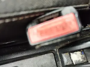 Foto de PRETENSOR AIRBAG DERECHO PEUGEOT 207 1.4 16V CAT (KFU / ET3J4) (88 CV / 65 KW)