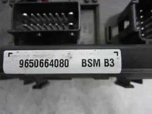 Foto de NO IDENTIFICADO PEUGEOT 307 (S1)(04.2001) 1.4 HDi (68 CV / 50 KW) referencia 9650664080 foto 8