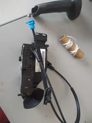 Foto de CERRADURA PUERTA DELANTERA IZQUIERDA CITROEN C4 PICASSO 1.6 HDi FAP (112 CV / 82 KW)