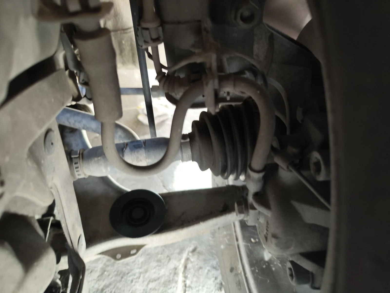 Foto de BIELETA ESTABILIZADORA DELANTERA IZQUIERDA OPEL VECTRA C BERLINA 2.2 16V DTI CAT (Y 22 DTR / L50) (125 CV / 92 KW) referencia 13237130