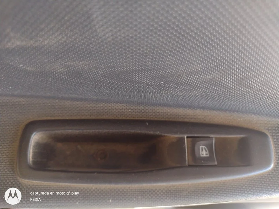 Foto de MANDO ELEVALUNAS TRASERO IZQUIERDO RENAULT CAPTUR I 1.5 dCi Diesel FAP Energy (90 CV / 66 KW) referencia 829614619R